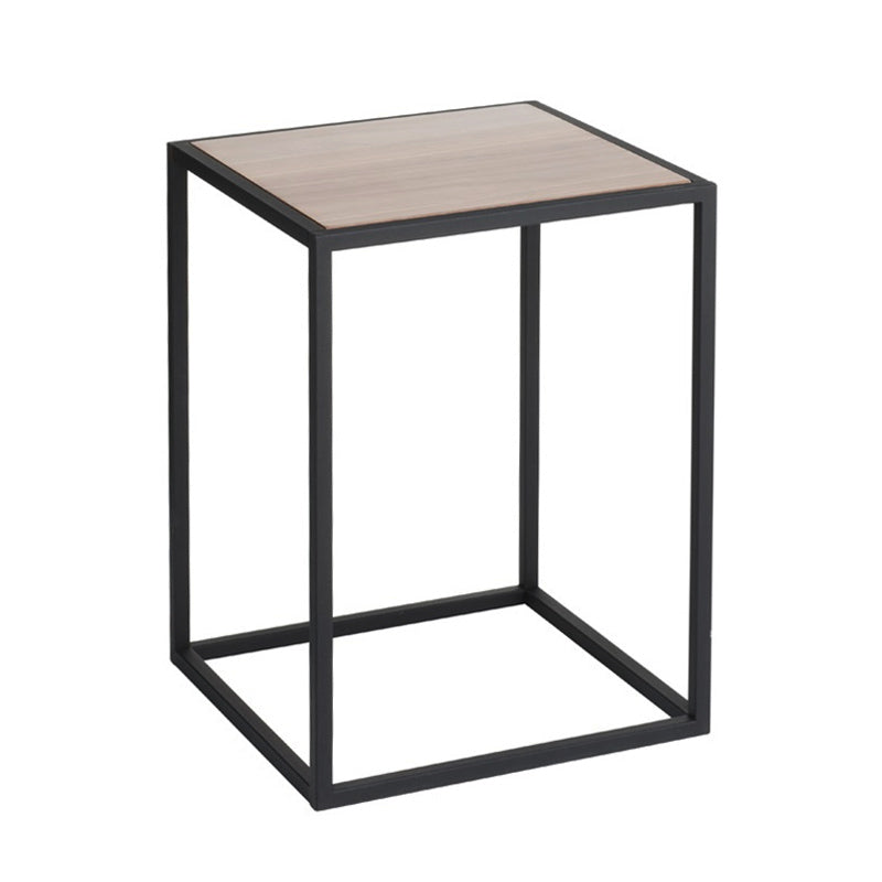 Mesa adicional cuadrada metal negro y madera nogal Yamazaki